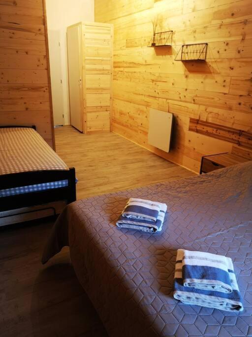 Agreable Maison De Village. Castellane Bagian luar foto