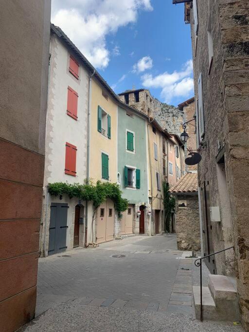 Agreable Maison De Village. Castellane Bagian luar foto