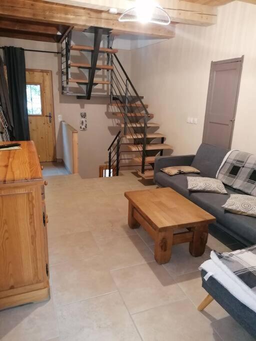 Agreable Maison De Village. Castellane Bagian luar foto